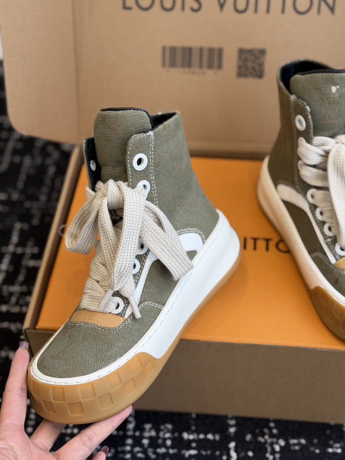 L*VT TILTED LVTTD-016