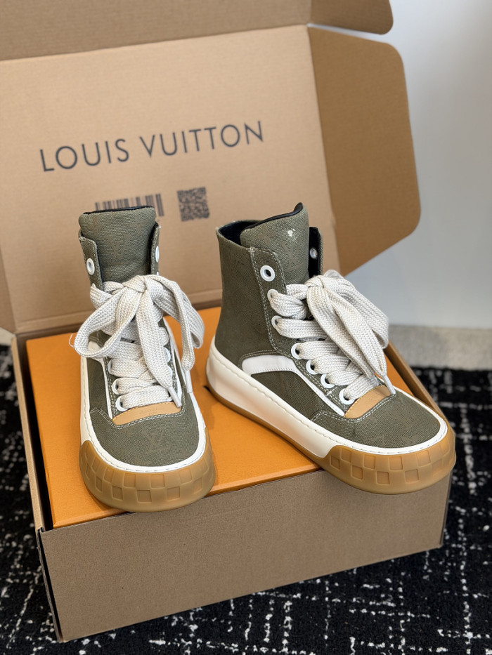 L*VT TILTED LVTTD-016