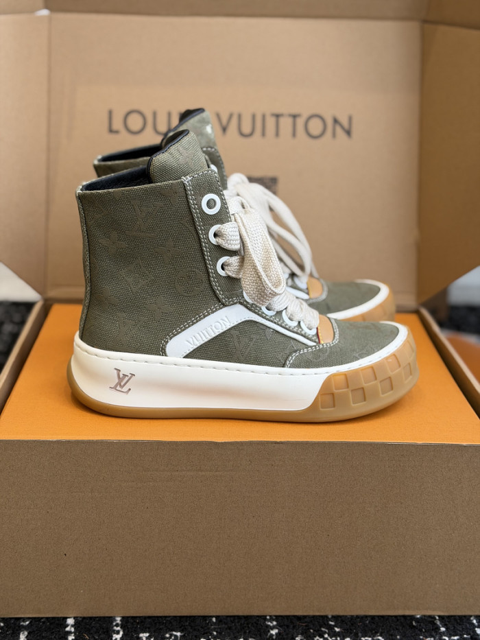 L*VT TILTED LVTTD-016