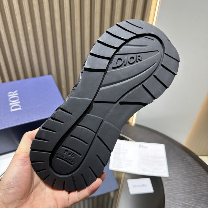 D10r x Kaws B35 NXT DRB35-010