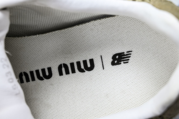 New Balance x Mi­uMi­u 530 MM-009