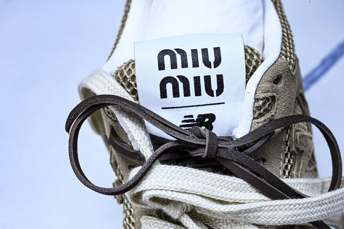 New Balance x Mi­uMi­u 530 MM-009