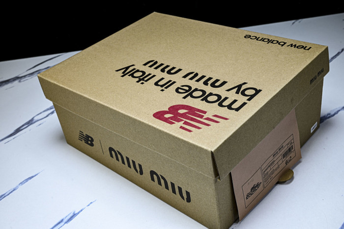 New Balance x Mi­uMi­u 530 MM-009