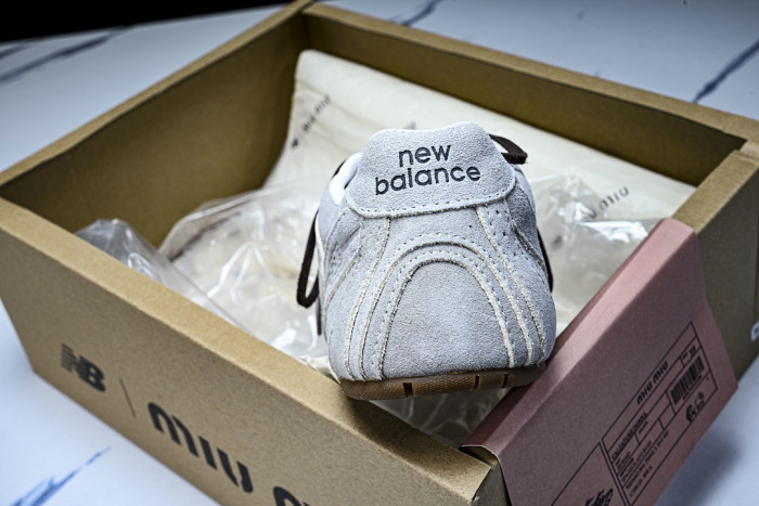 New Balance x Mi­uMi­u 530 MM-007