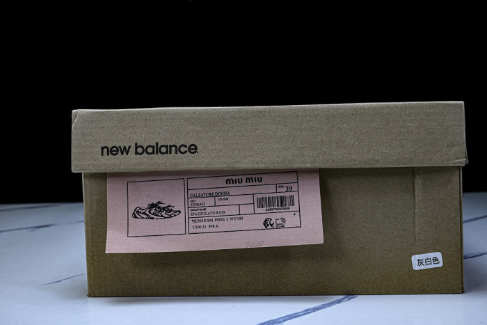 New Balance x Mi­uMi­u 530 MM-007