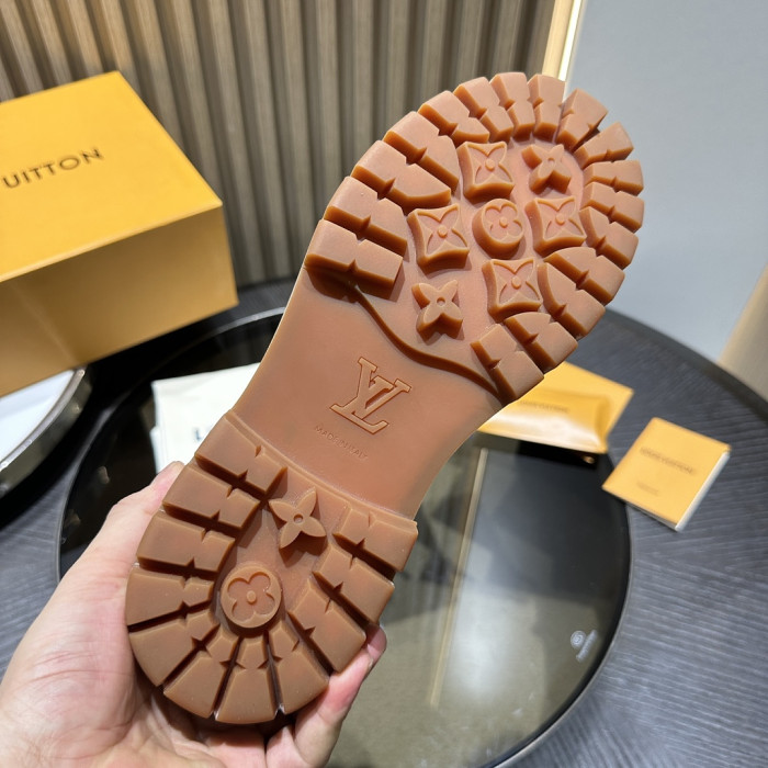 L**V**T* BOOTS LVTBS-062