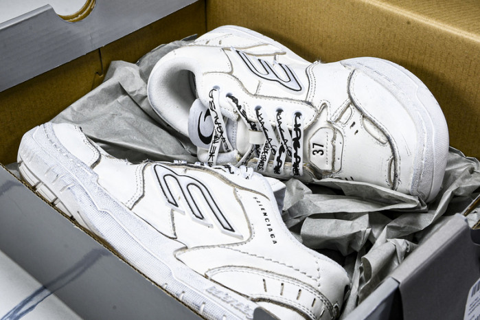 Ba1en*iaga hamptons worn-out wcurs9000