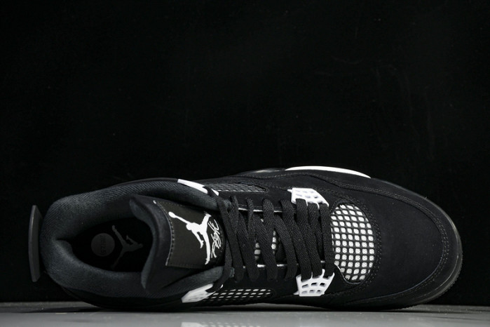 Air Jordan 4 Retro “White Thunder” FQ8138-001