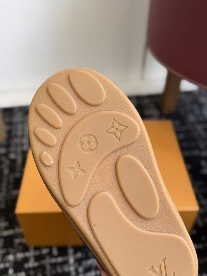 L**V**T* BOOTS LVTBS-071
