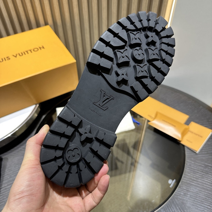 L**V**T* BOOTS LVTBS-063