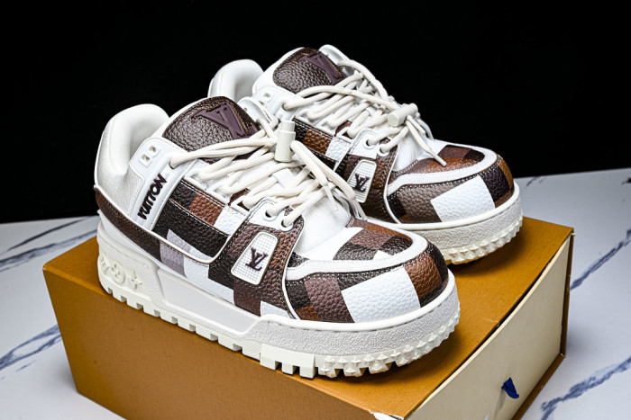 L*VT TRAINER MAXI LVSMS-004