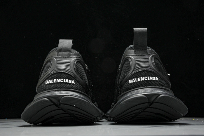 B*AL*ENCIAGA CIRCUIT BC-002