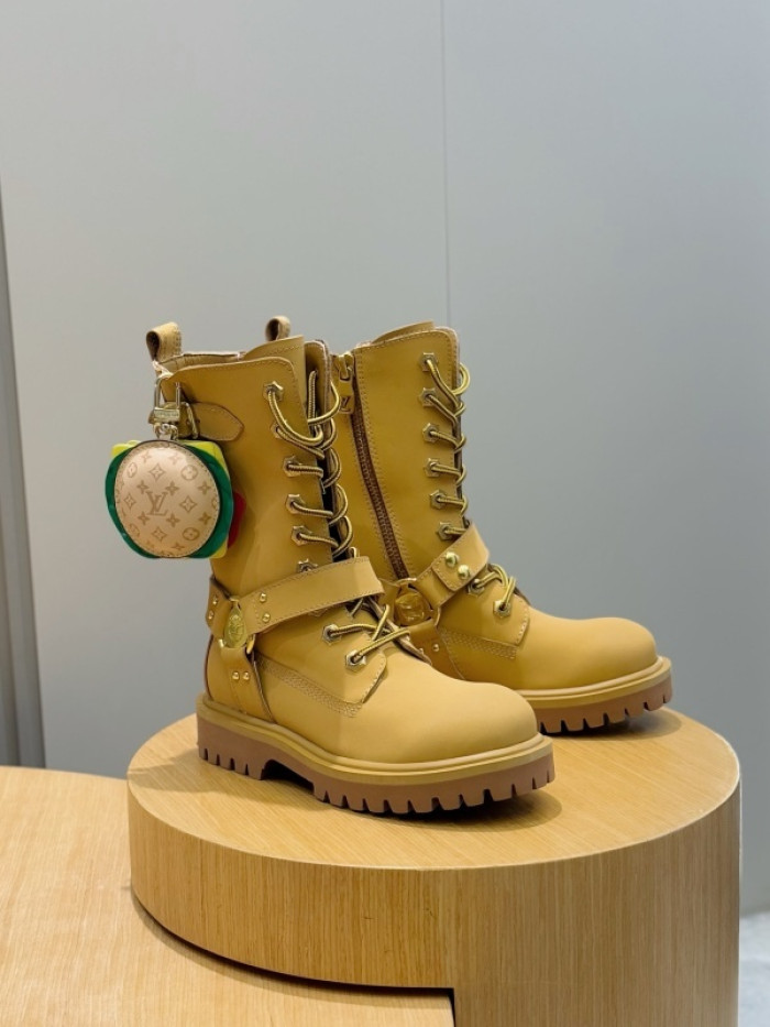 L**V**T* BOOTS LVTBS-050