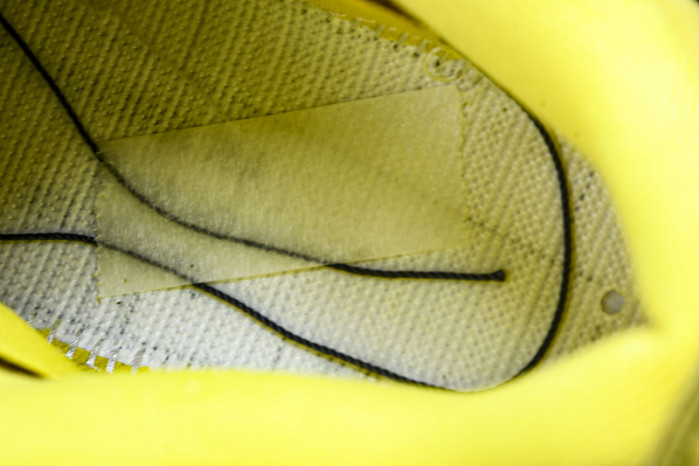 Jordan 4 Retro "Lightning" CT8527-700