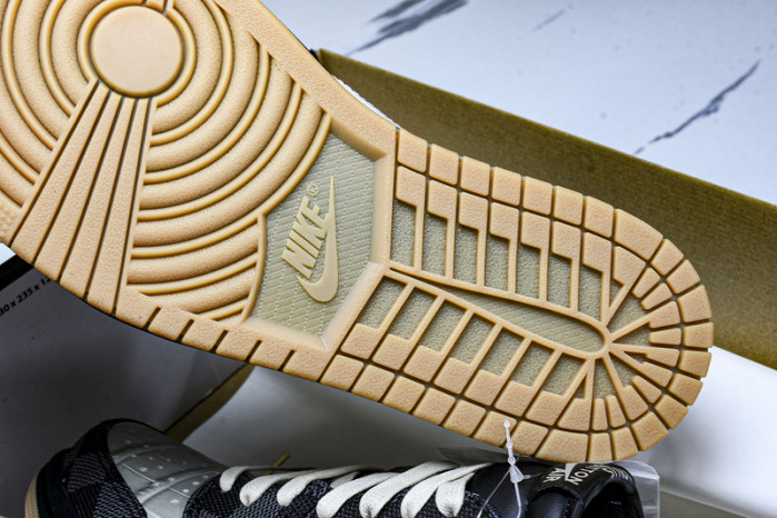 Travis Scott x Jordan Air Jordan 1 Low DZ2505-001