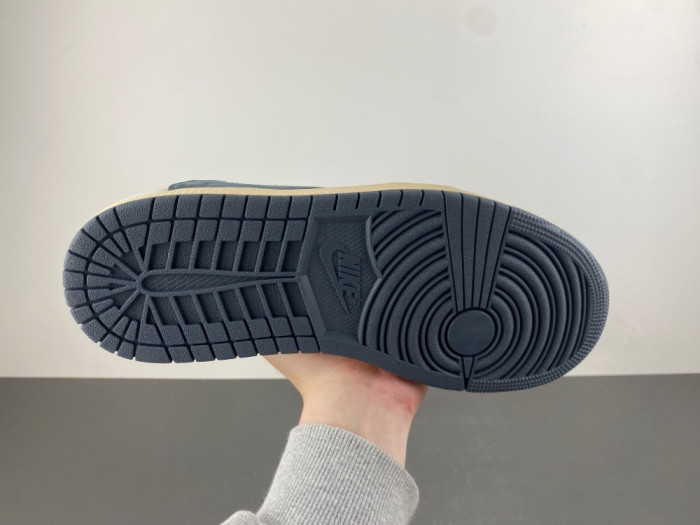 Travis Scott x Air Jordan AJ 1 Low DZ4137-700