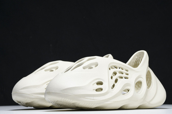 ye**ezy slide g55486