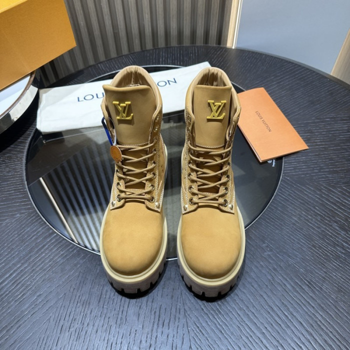 L**V**T* BOOTS LVTBS-040