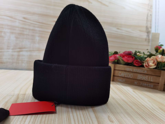 HAT-009