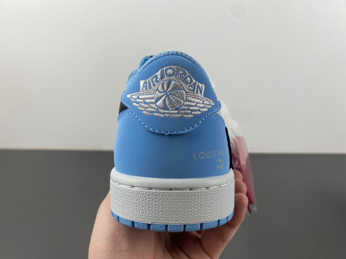 Travis Scott x Air Jordan 1 DM7866-107