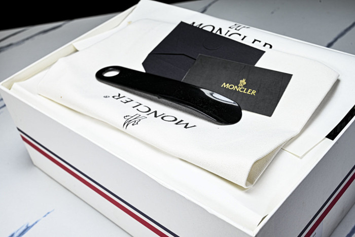 MONCLER SNEAKERS MRSS-001