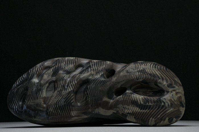 ye**ezy slide  id4126