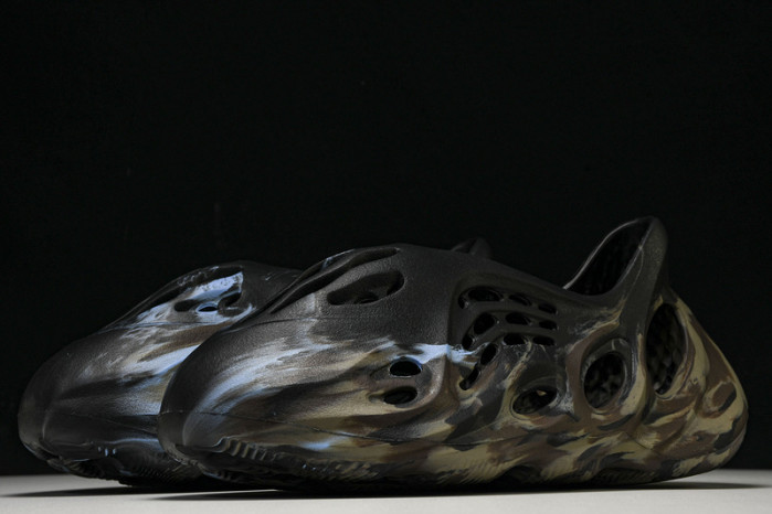 ye**ezy slide  id4126