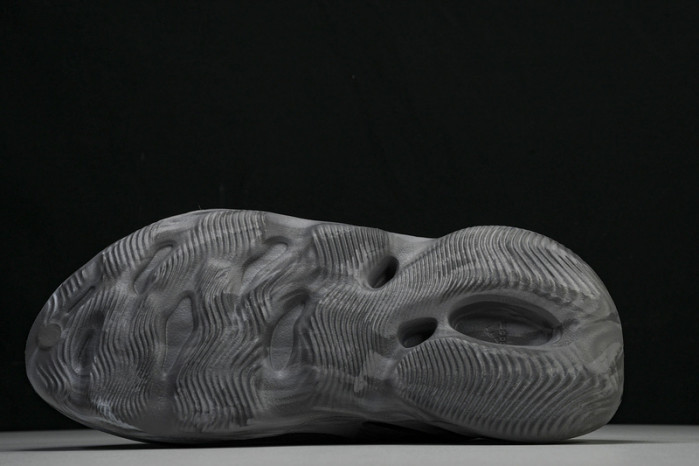 yee**zy slide ie4931