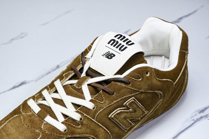 New Balance x Mi­uMi­u 530 MM-003