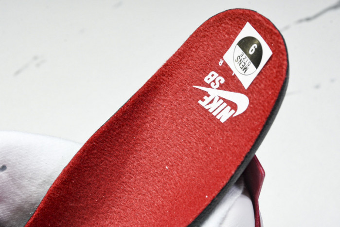 Jordan 4 Retro SB Varsity Red DR5415-106