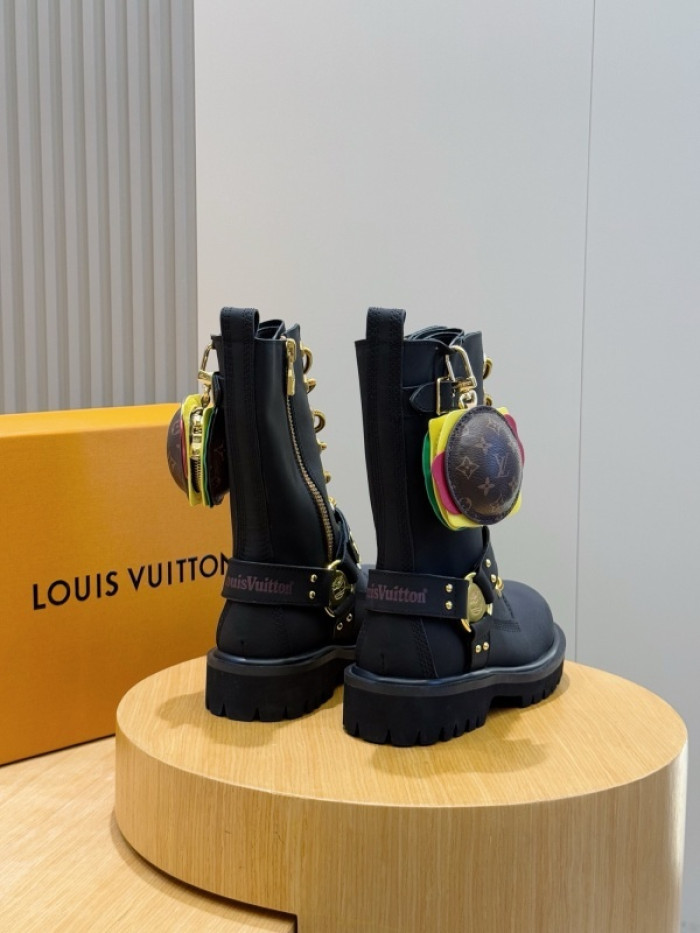 L**V**T* BOOTS LVTBS-052