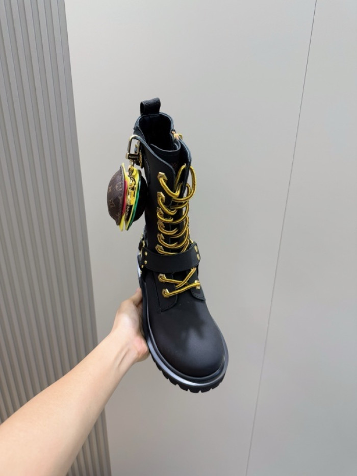 L**V**T* BOOTS LVTBS-052