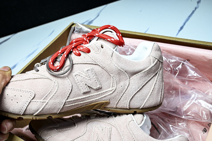 New Balance x Mi­uMi­u 530 MM-010